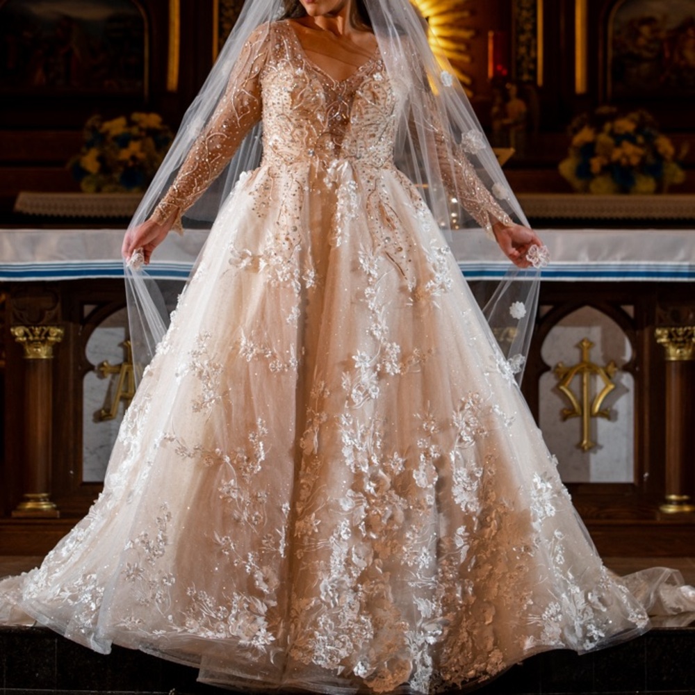 Elegant Cream Wedding Dress